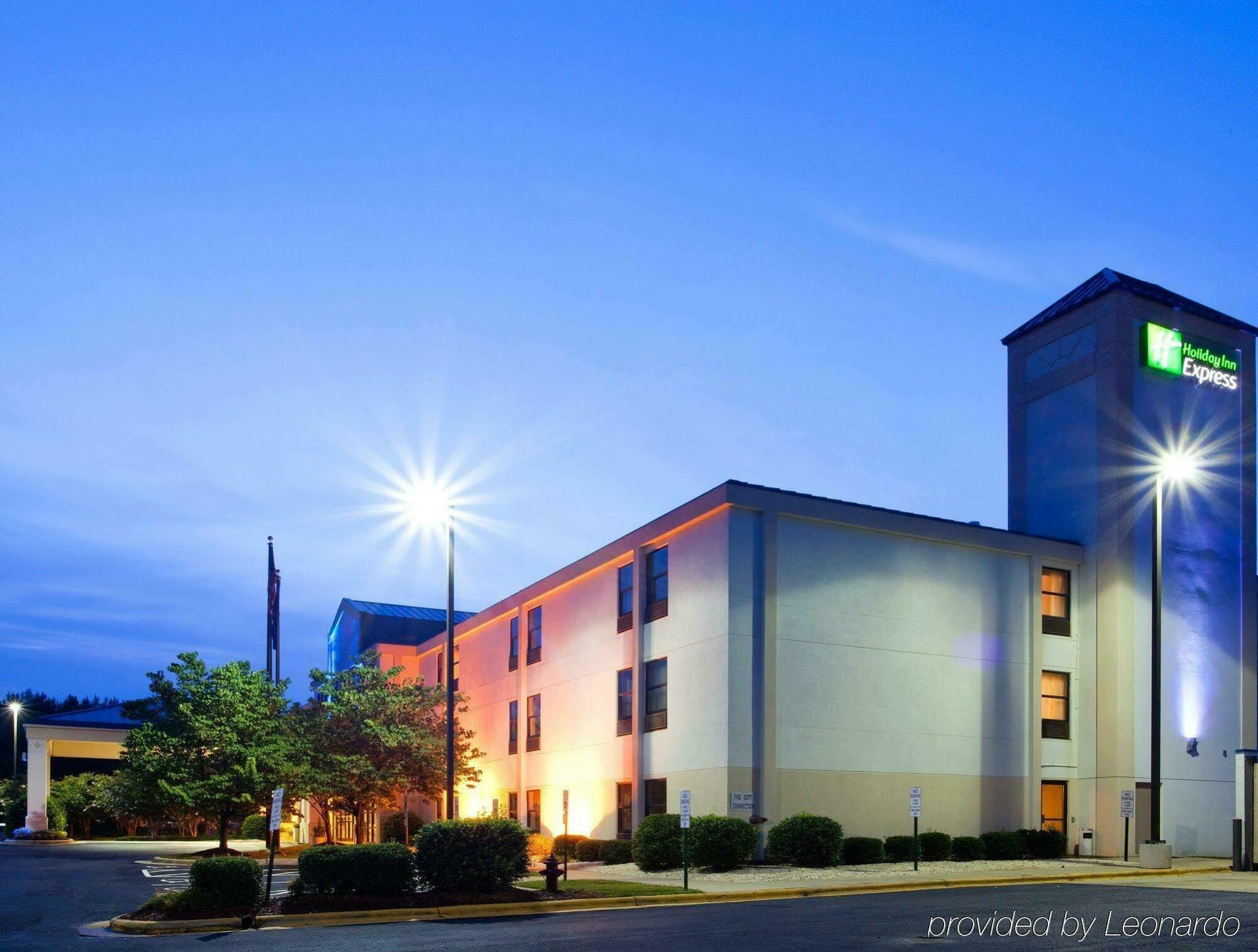 Holiday Express Hillsborough-durham Area By Ihg 2*